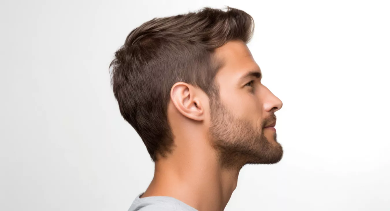 Traitement des cheveux en médecine esthétique
