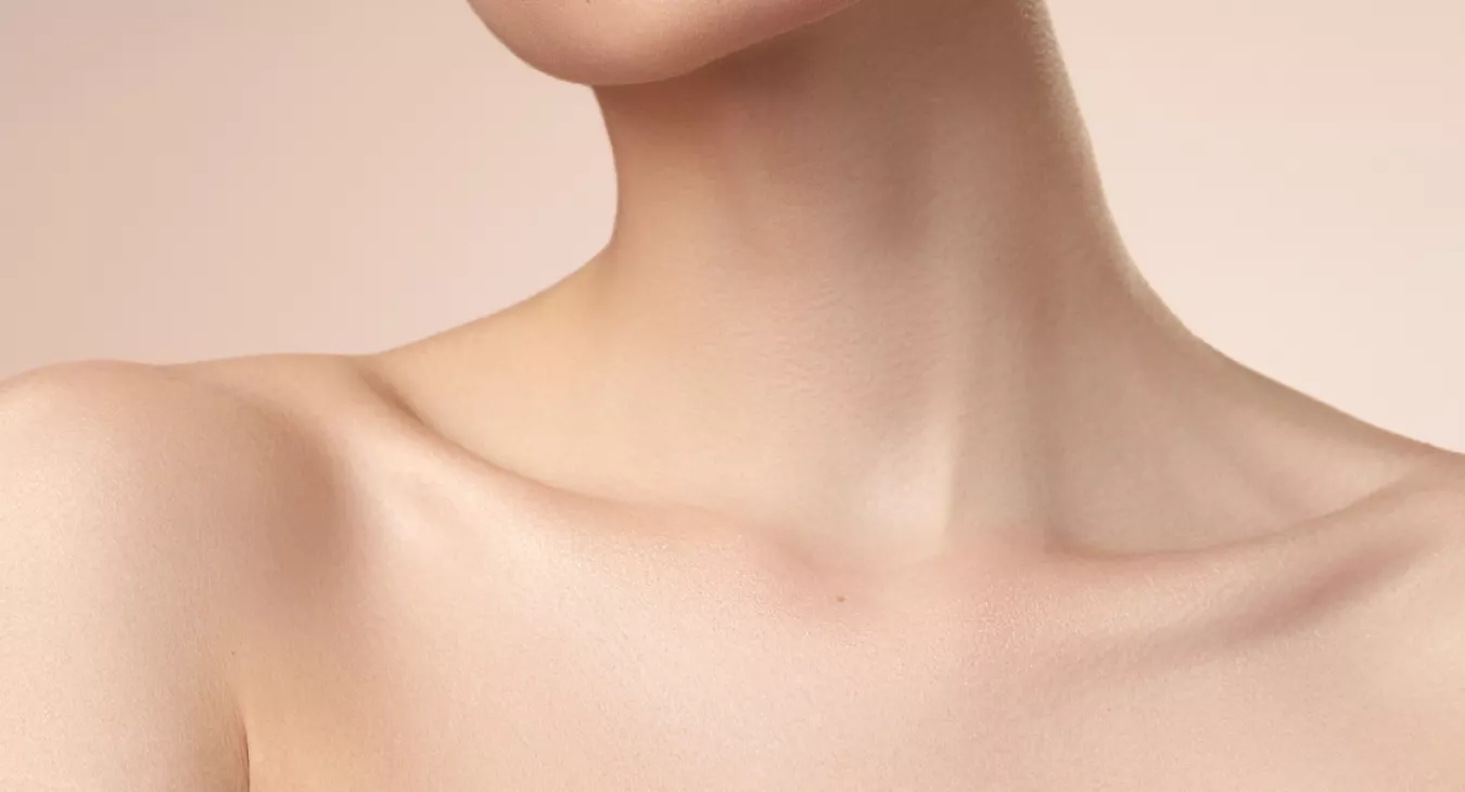 Traitement du cou et du décolleté en médecine esthétique